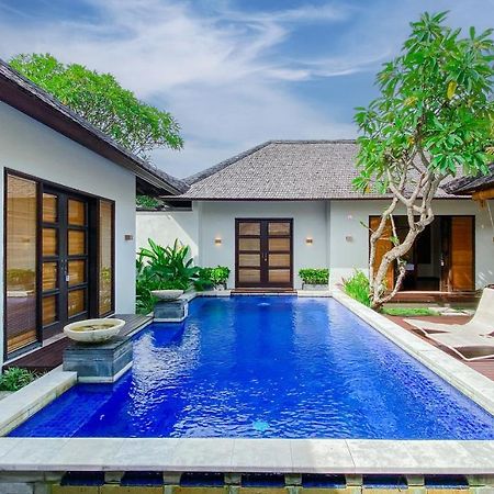Tis Orchid Villa By Premier Hospitality Asia スミニャック エクステリア 写真